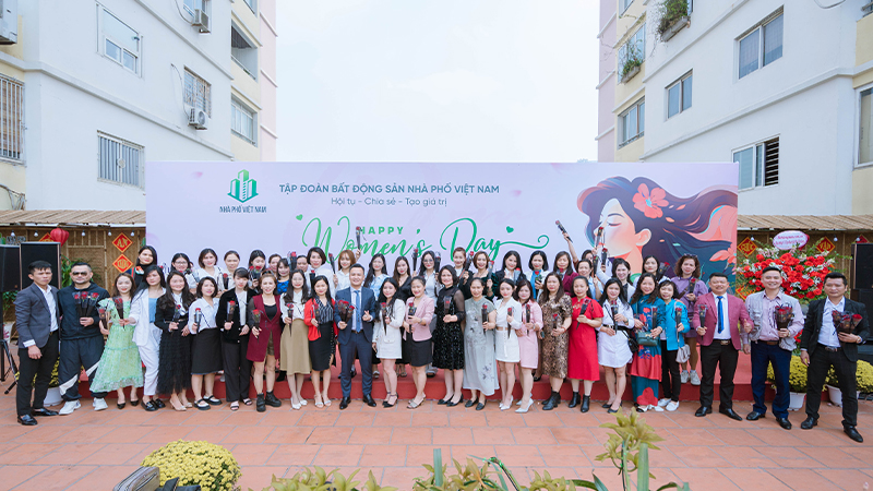 Những Bóng Hồng Nhà Phố Việt Nam Rạng Ngời Ngày 8/3